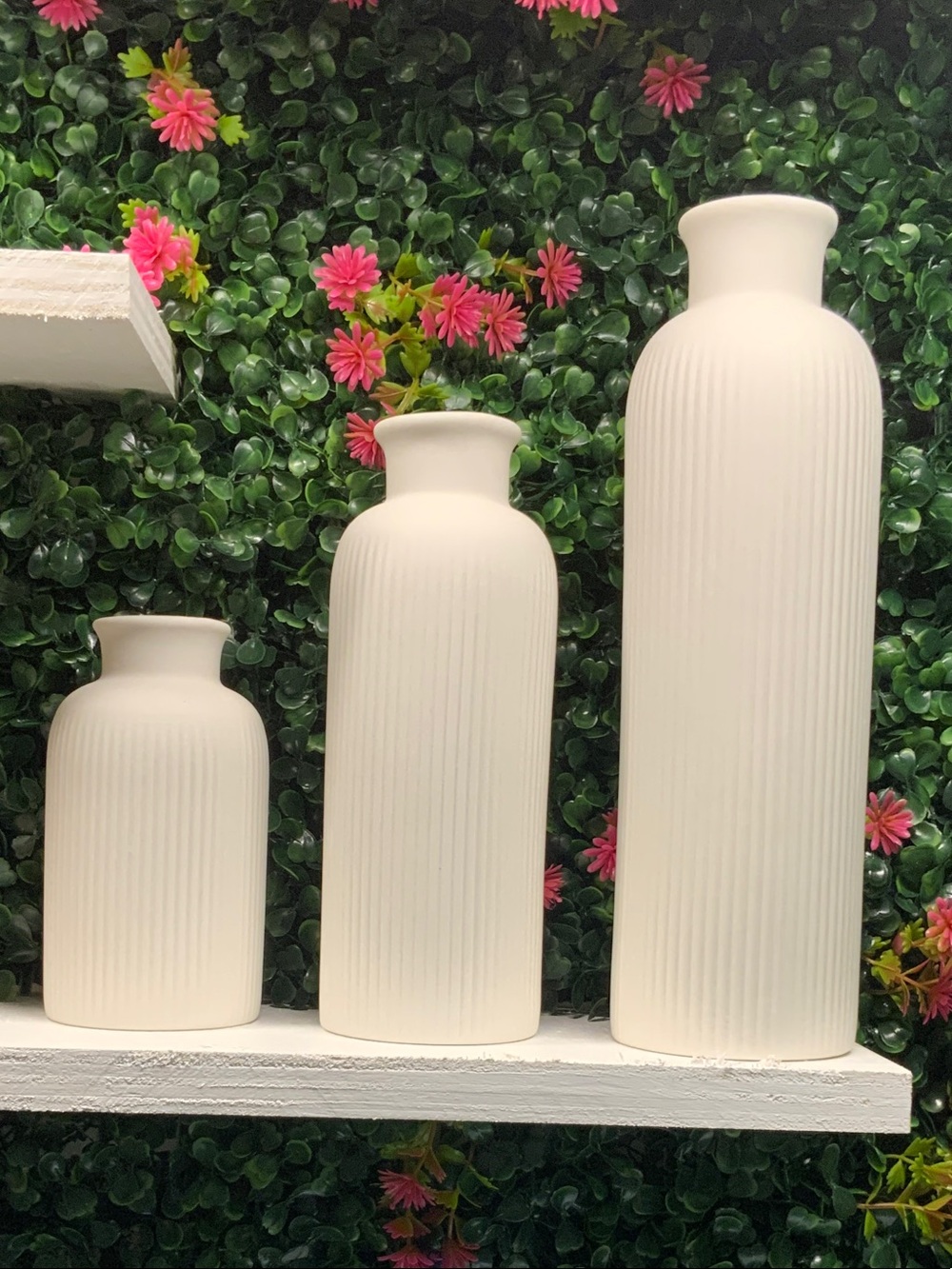 Classic Cream Ceramic Ribbed Vase - Set of 3